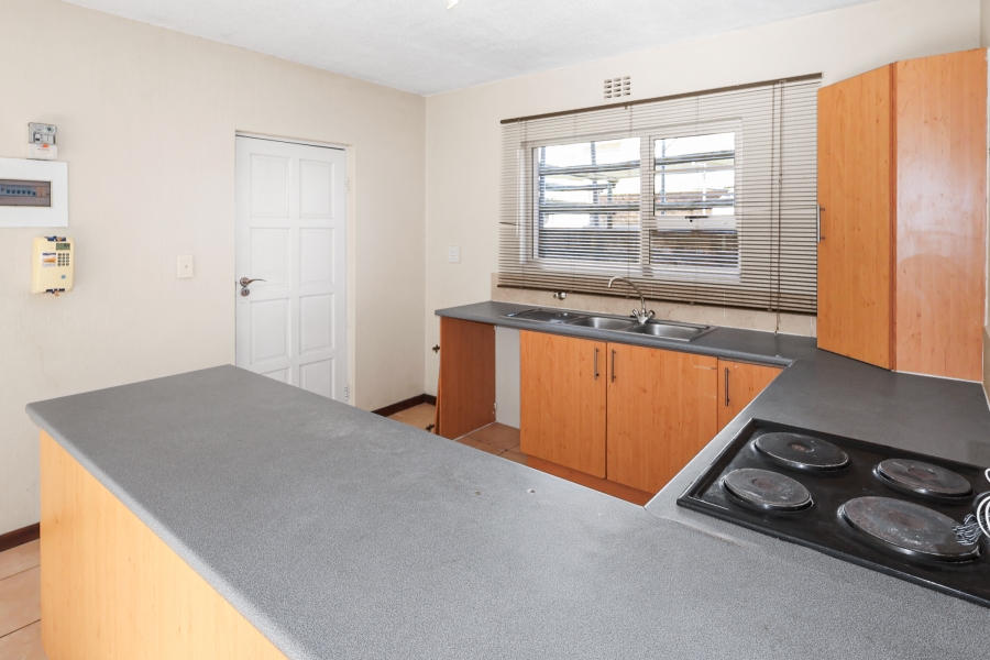To Let 2 Bedroom Property for Rent in Beacon Bay Eastern Cape